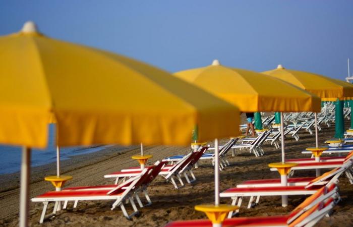 Dies ist die italienische Region mit den höchsten Preisen für Sonnenschirme und Liegen am Strand