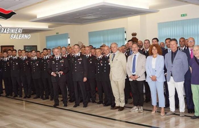 Der Kommandeur der Campania Carabinieri Legion begrüßt die Soldaten des Provinzkommandos von Salerno – Ondanews.it