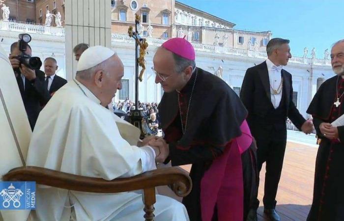 Reggio: Erzbischof Morrone ernennt den wegen Pädophilie verschriebenen Priester zu einer wichtigen Rolle in der Diözese