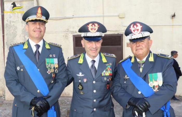 Wechsel an der Spitze des Provinzkommandos der Guardia di Finanza von Catanzaro. Oberst Pierpaolo Manno tritt die Nachfolge von General B. Domenico Grimaldi an