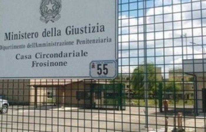 Frosinone – Er atmete Gas aus einem Campingkanister ein und starb mit 21 Jahren, Uilpa PP: „48. Selbstmord im Gefängnis“