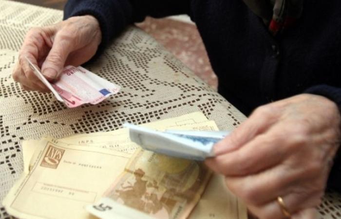 Im Juli erhalten 350.000 venezianische Rentner dank des 14. Monatsgehalts reichere „Schecks“.