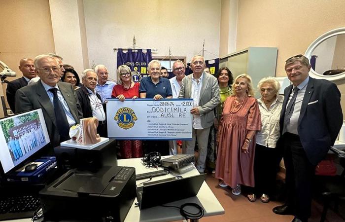 Ein neues Audiometer zur Unterstützung der Aktivitäten der Audiologischen Otochirurgie von Reggio Emilia. Es wurde von den „Löwen“ von Reggio Emilia gespendet