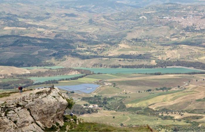 Der Pergusa-See ist aufgrund der Dürre trocken