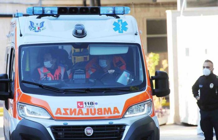Pavia, 18 Monate altes Kind, das von einem Balkon gefallen ist, stirbt