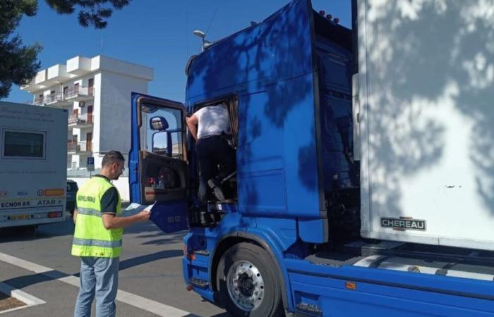 Von der örtlichen Polizei in Bari kontrollierte Lastwagen: 18 Fahrzeuge, 46 Verstöße