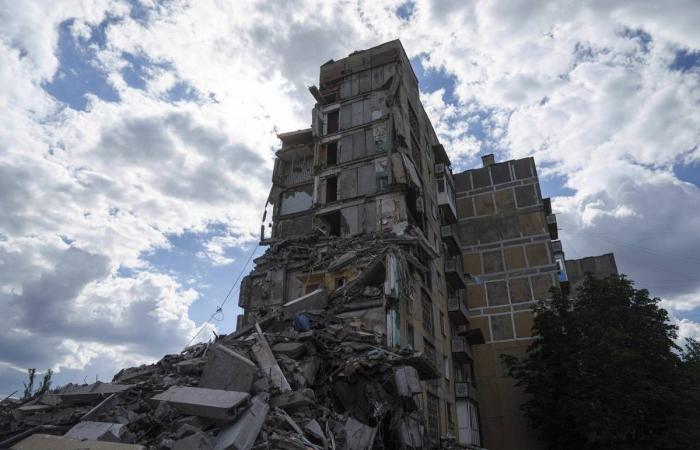 Dnipro und Donezk, weitere Razzien gegen Zivilisten. Und Putin: „Wir werden neue Raketen produzieren“