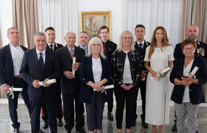 Die Präfektur Monza verleiht 11 Personen aus der Brianza die Auszeichnung für Verdienste der Republik