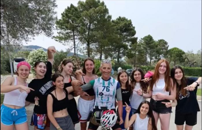 Arcore: Daniele Brambilla radelt zum Volleyball nach Kalabrien