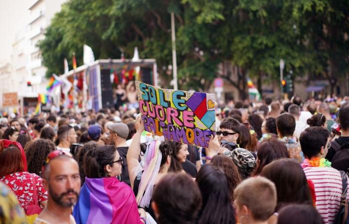Es ist Sardinien-Pride-Tag, Fenu: „Vielfalt ist ein Erbe“ | Das Interview, Titelseite
