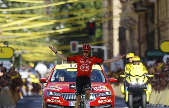 Tour de France, Vauquelin siegt in Bologna. Pogacar und Vingegaard liefern eine Show ab: Sie duellieren sich auf dem San Luca, der Slowene holt sich das Gelbe Trikot