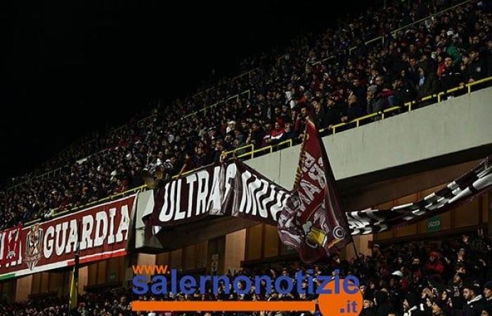 Firmenpolitische Pattsituation bei Salernitana: enttäuschte, besorgte und entmutigte Fans