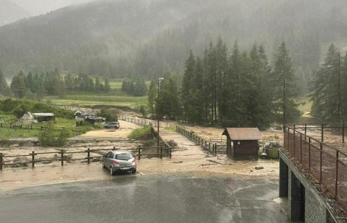 Schlechtes Wetter und Überschwemmungen plagen das Piemont und das Aostatal. Cogne landet unter Wasser und ist isoliert: 200 Menschen werden evakuiert