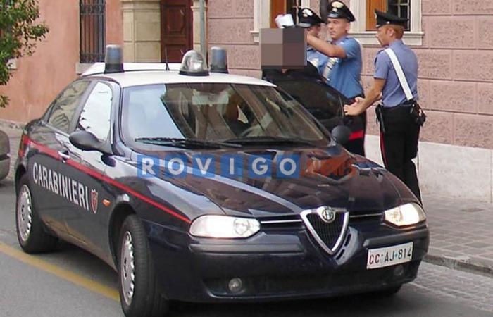 Verfolgung und Bedrohung des Ex: Die Carabinieri verhaften einen 19-Jährigen