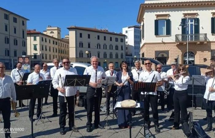Konzert der Band der Stadt Livorno in der Terrazza Mascagni