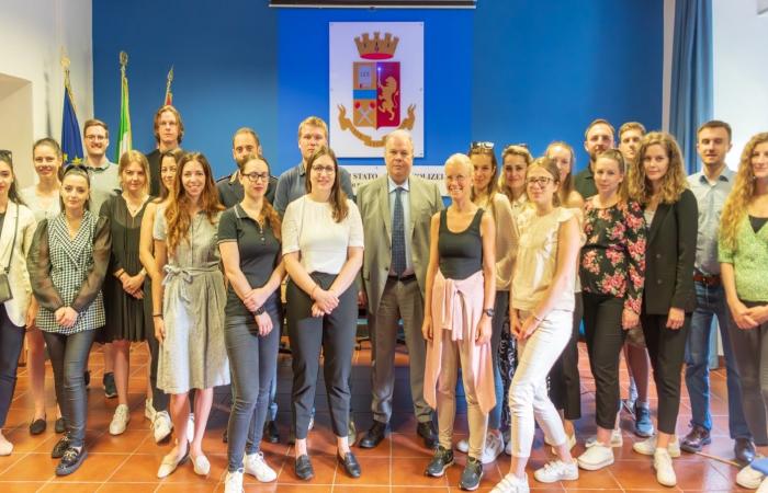 23 junge österreichische Richter zu Besuch im Polizeipräsidium Bozen