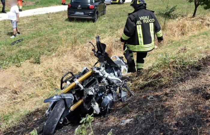 Kollision in Pianventena, Motorrad fängt Feuer