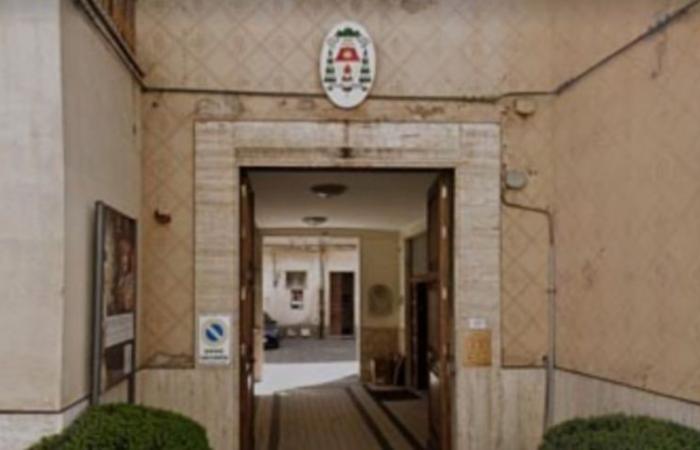 Ernennungen zum Leiter von Pfarreien, der Fall bricht in der Diözese Reggio aus