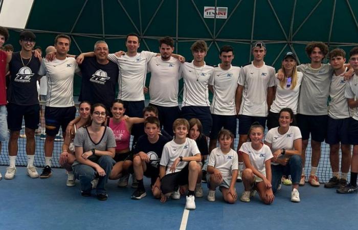 Tennisserie B1. Der Lecco Tennis Club gewinnt, nur einen Schritt vom Traum entfernt