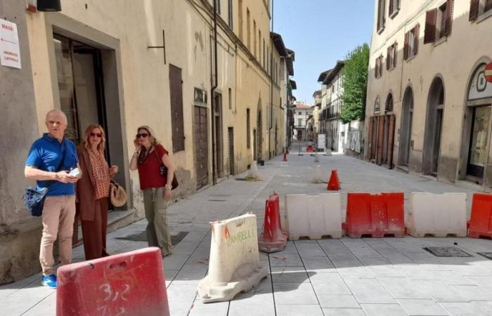 Neue Pflasterung in der Via Piero della Francesca