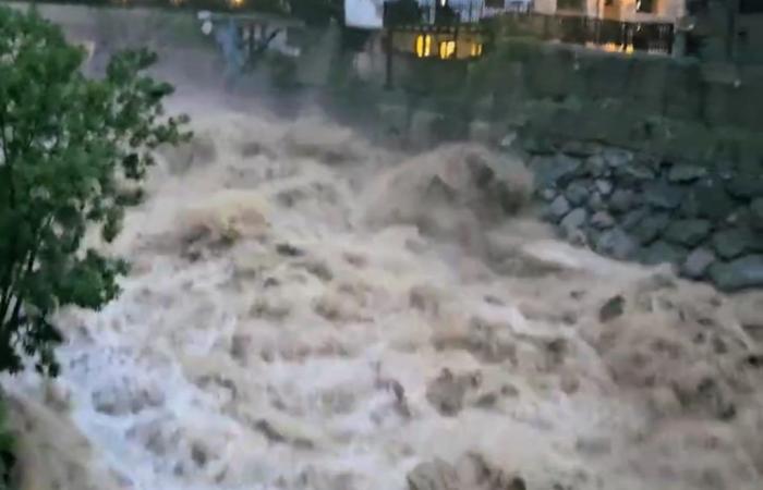 Schlechtes Wetter im Piemont, Überschwemmungen und Evakuierung von Familien