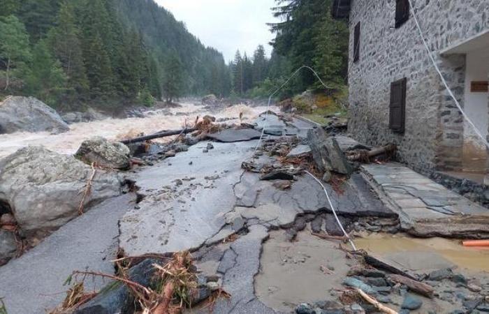 Heftige Überschwemmungen erschüttern das Aostatal: Schäden und Rettungsaktionen sind im Gange