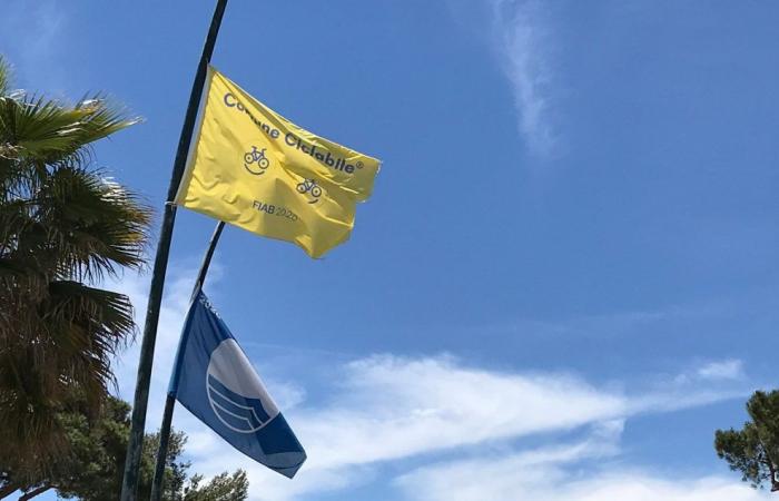 Fiabs gelbe Flagge, Pesaro, Fano, Mondolfo und Urbania ziehen sie ebenfalls ein