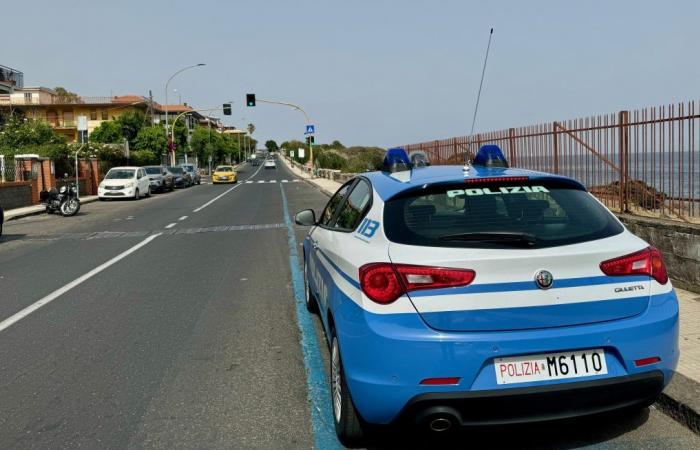 Kontrollen an der Küste von Catania, polizeiliche Ermittlungen und Sanktionen an einem Strand – BlogSicilia