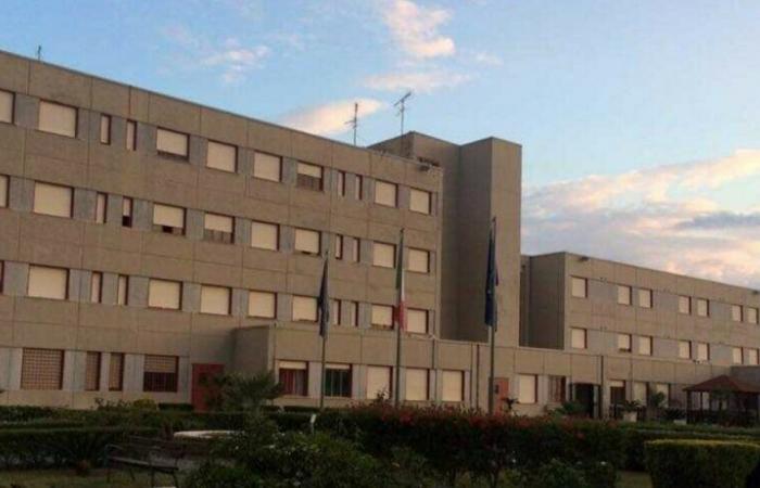 Gefangener aus Sala Consilina nimmt sich im Gefängnis in Kalabrien das Leben