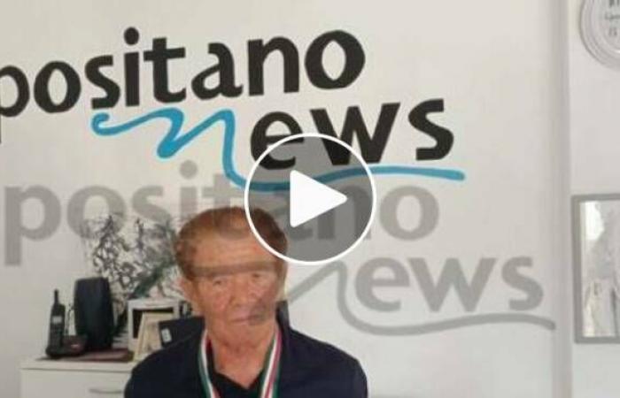 Piano di Sorrento, Michele Maresca, fast 90 Jahre alt, gewinnt Gold und zwei Silbermedaillen bei den italienischen Masters-Schwimmmeisterschaften