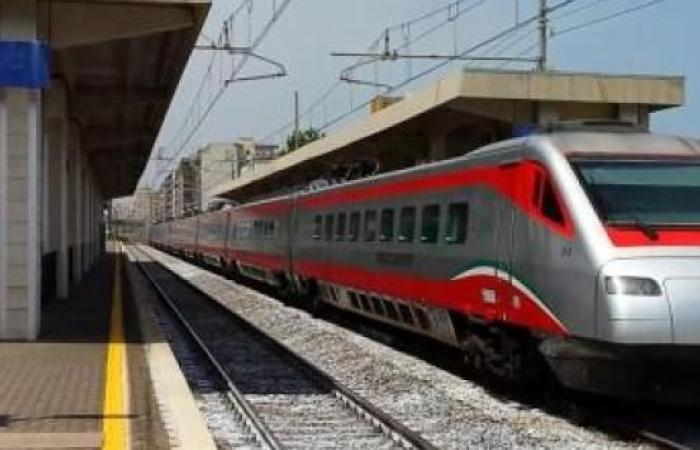 Zugbegleiter im Zug Lecce-Rom angegriffen: die Beschwerde