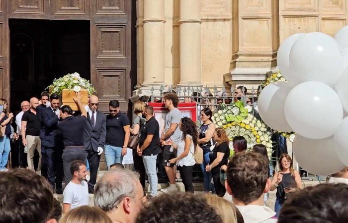 Schmerz und Tränen in der Mutterkirche von Favara zum letzten Abschied von Salvatore Vetro – SiciliaTv.org