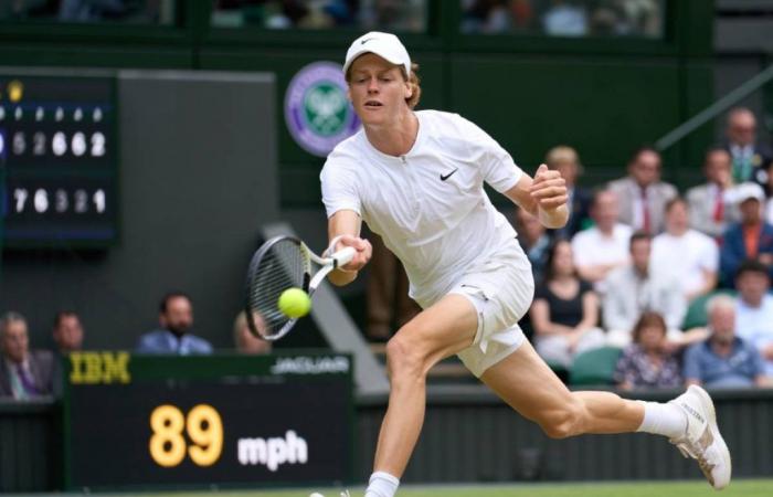 Wimbledon, Sinner debütiert gegen Hanfmann: 6-3, 6-4, 0-1 | LIVE