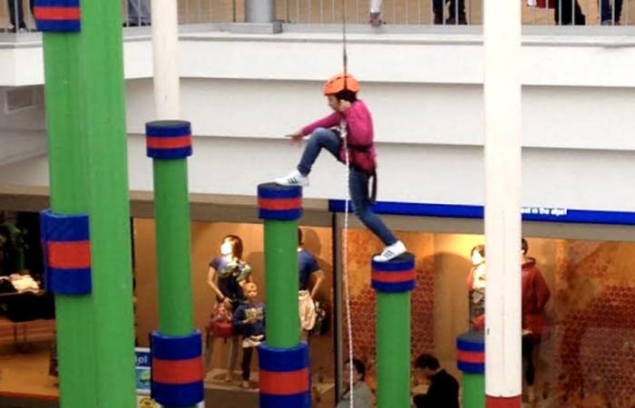 Ein voller Sommer mit „Sherpa Vertiginous Fun“, der aufregenden Treppe im Einkaufszentrum Padua