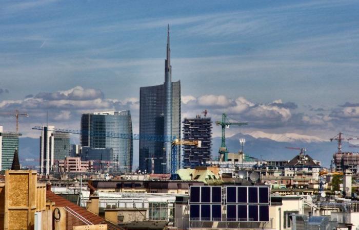 Eine intelligente Stadtzukunft für die Entwicklung von Mailand und Palermo, zwischen gemeinsamen kulturellen Wurzeln und Projekten für produktive Unternehmen