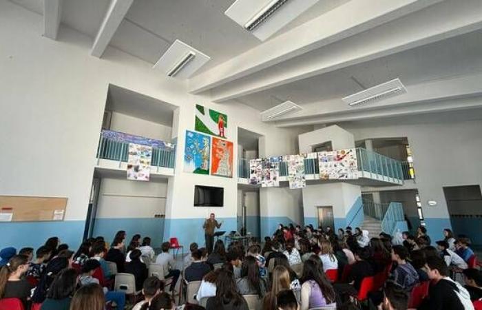 Schulbetrieb. Cna Ravenna traf über 900 Mittel- und Oberstufenschüler und 1000 Eltern