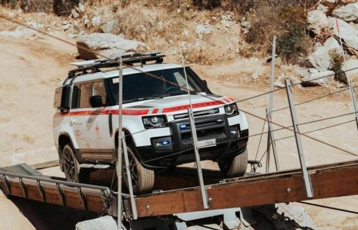 Alle Geheimnisse des Land Rover Defender des Roten Kreuzes: Er ist nicht aufzuhalten – Corriere.it