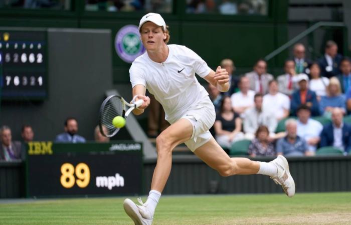 Wimbledon, Sinner debütiert gegen Hanfmann: 6-3, 6-4, 1-4 | LIVE