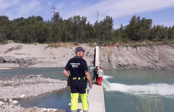 Die Leiche des vermissten 19-Jährigen wurde im Fluss Enza in Reggio Emilia gefunden