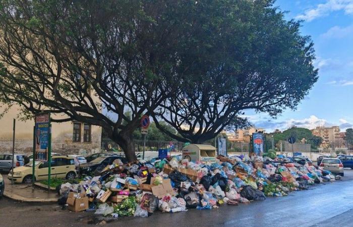 Abfallnotfall in Catania, auch der Bischof greift ein