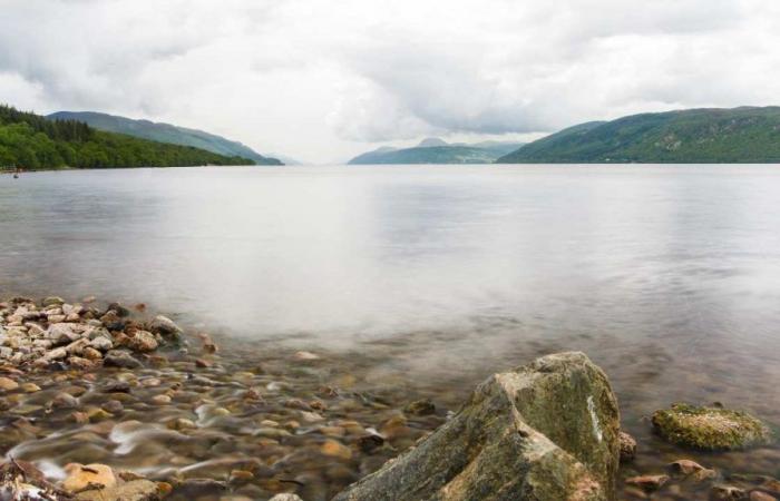 Aber was Loch Ness, der schönste See Europas, hier ist: Er hat viele berühmte Filme inspiriert | Die Friulaner bewundern es mit einem Fernglas