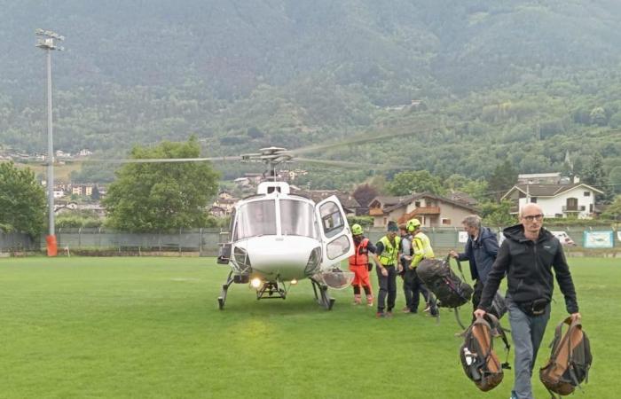 Schlechtes Wetter im Nordwesten, Stürme und Schäden im Piemont. Die Evakuierung von 500 Touristen in Cogne ist im Gange