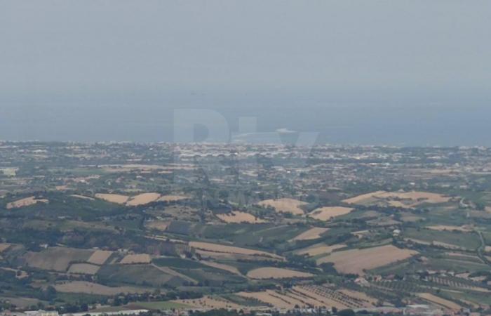 Schleim in Rimini, sichtbar von San Marino