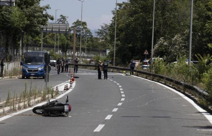 Östlicher Ring von Rom, Unfall in der Via del Foro Italico: Zwei Motorradfahrer tot. Auf Colombo überschlägt sich ein Auto