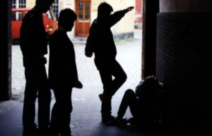 VENETIEN – Baby-Gang: Der Polizeikommissar hebt 10 Ausweisungsbefehle und „Daspo Willy“ auf