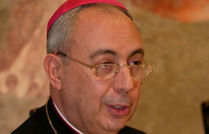 Wer ist der neue Kardinal-Protodiakon (und seine Pflichten)?