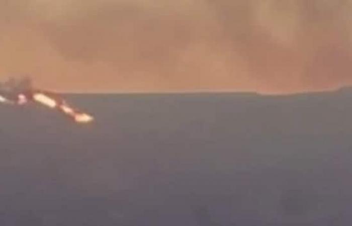 Griechenland: Feuerwehrleute bekämpfen Brände auf den Inseln Kos und Chios. VIDEO