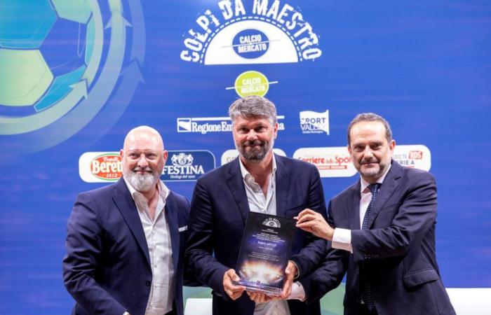 Die großen Namen des Fußballs treffen sich im Grand Hotel in Rimini, ein Sonderpreis für Cesenas Sportdirektor Fabio Interno