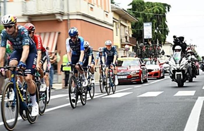 Tour de France, nicht nur Sport hinter der gestrigen Etappe in der Gegend von Alessandria