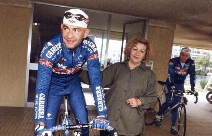 Wurde Marco Pantani wirklich getötet? Die Mutter des Radfahrers, Tonina, spricht zwanzig Jahre nach seinem Tod und enthüllt die Medikamente, die sie ihrem Sohn verabreicht hat … – MOW